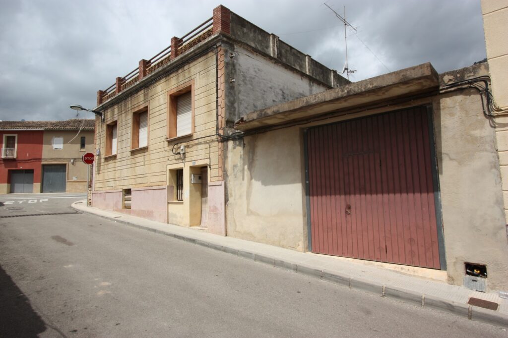 Se vende Casa de pueblo en Sagra