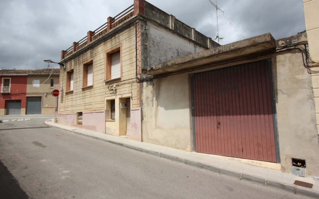 Se vende Casa de pueblo en Sagra