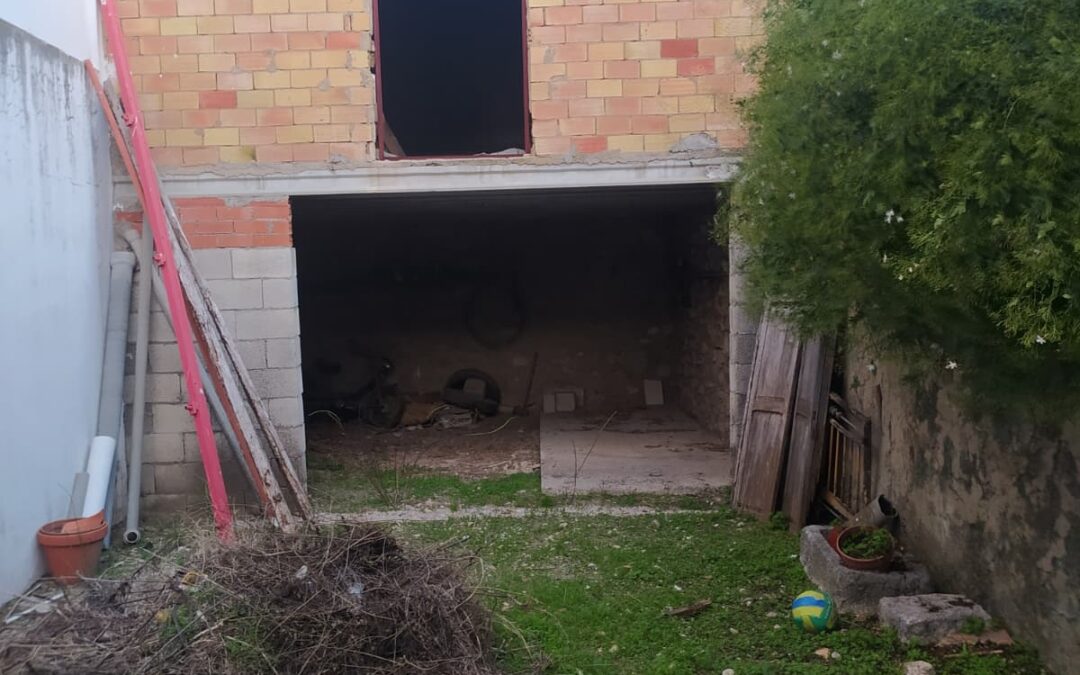 Se vende solar en Benijenbla