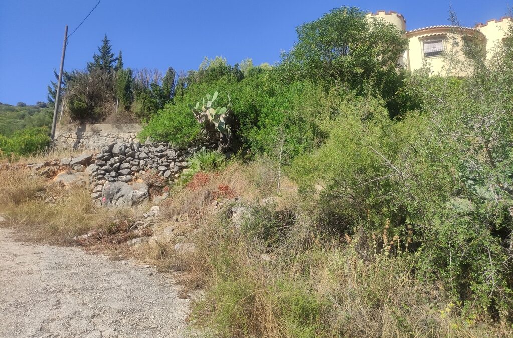 Se vende parcela urbana en la Llosa de Camacho